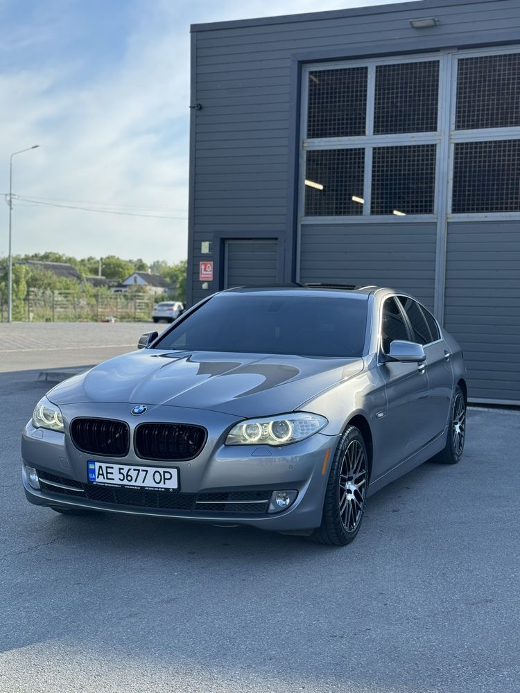 Продам BMW F10 528i