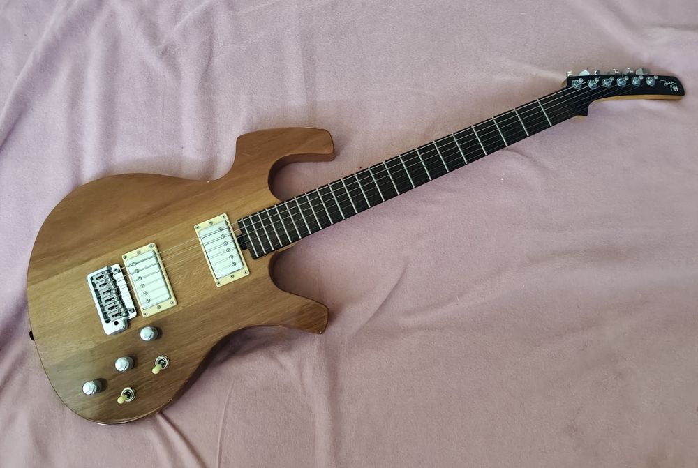 Gitara elektryczna Parker P44 mostek piezo P-44