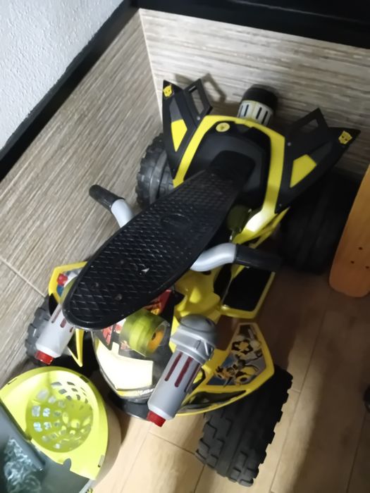 Moto quatro elétrica