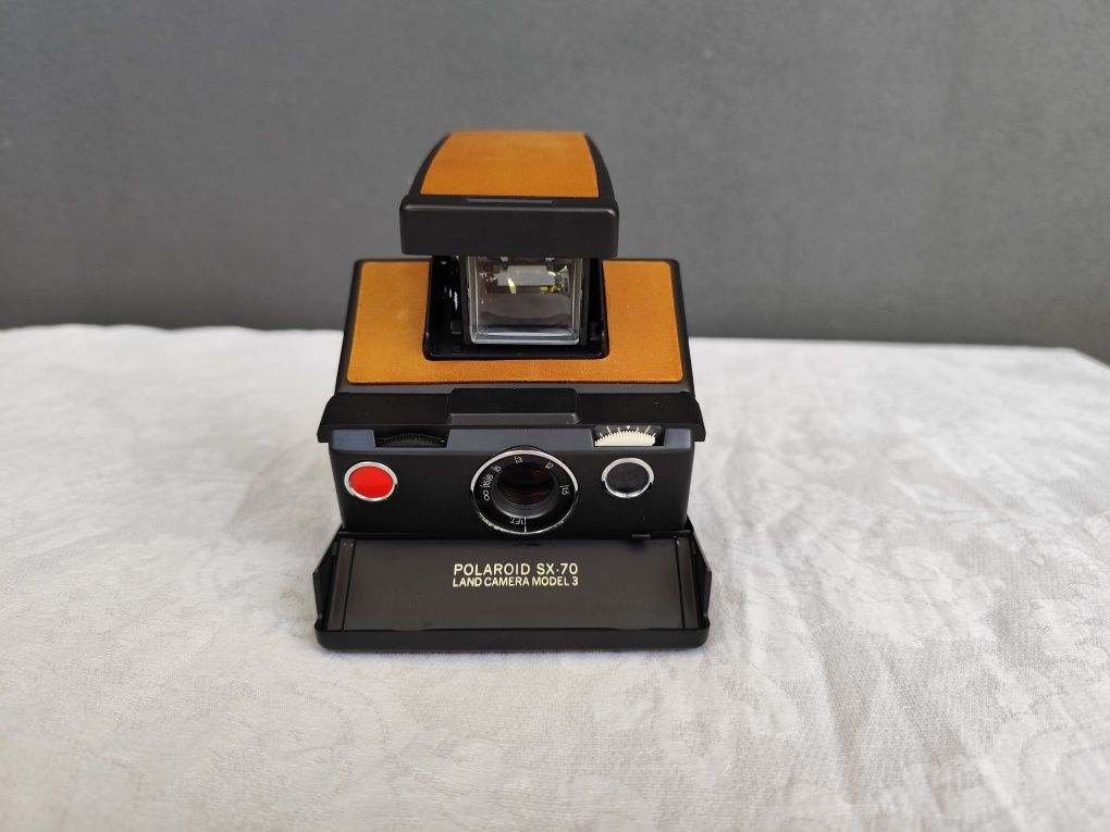Polaroid SX-70 Land camera model 3