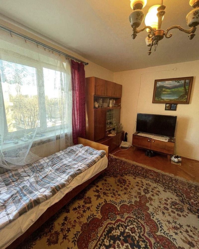 Продаж 4 кімнатної квартири по вул. Грушевського