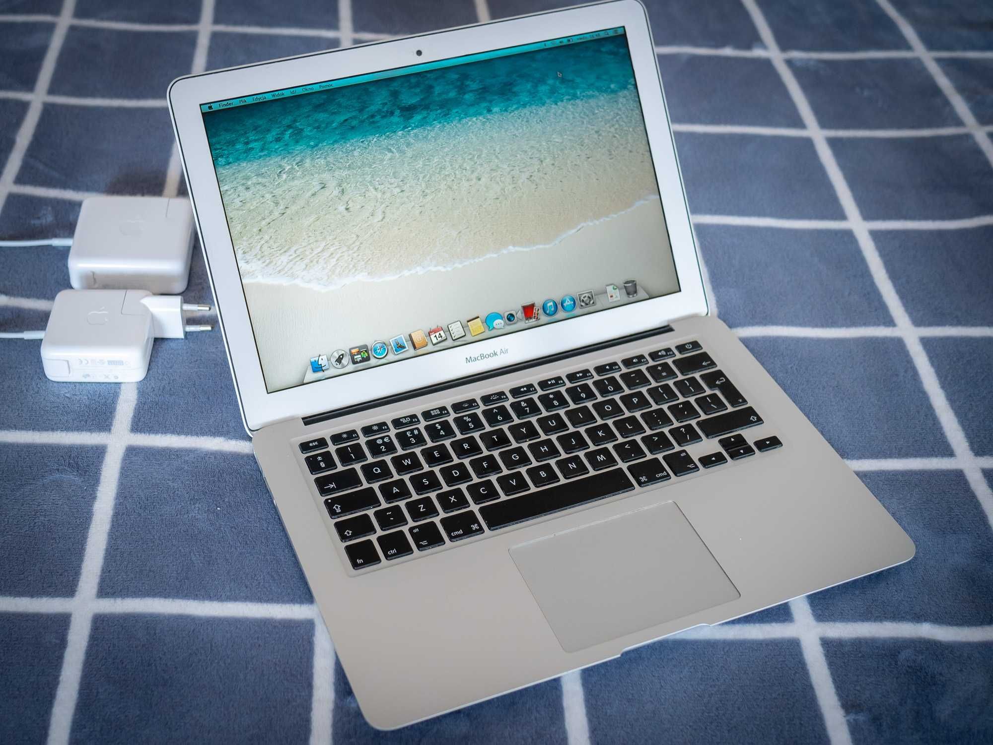 Piękny Macbook Air i7 8GB (A1466) + dwie ładowarki
