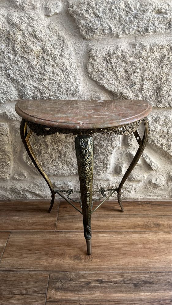 Mesa de Canto Antiga com Tampo de Mármore