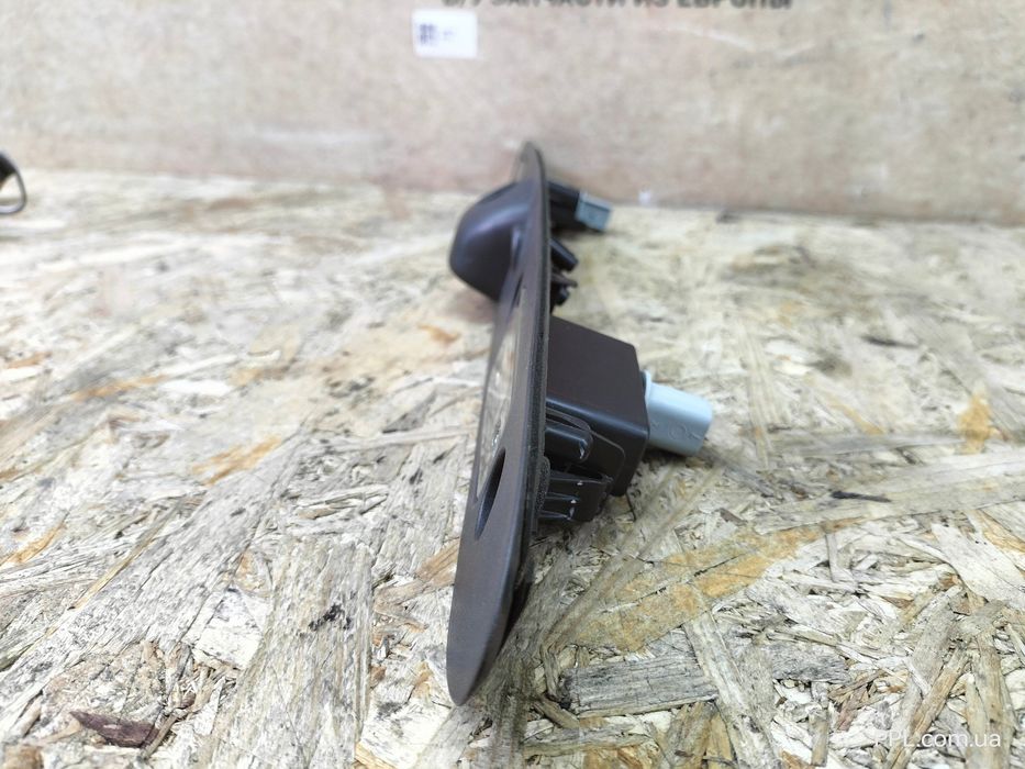 Chrysler 200 2015-2017 Подсветка номера накладка крышки багажника