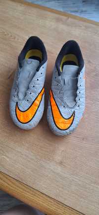 Korki Nike rozm. 35,5