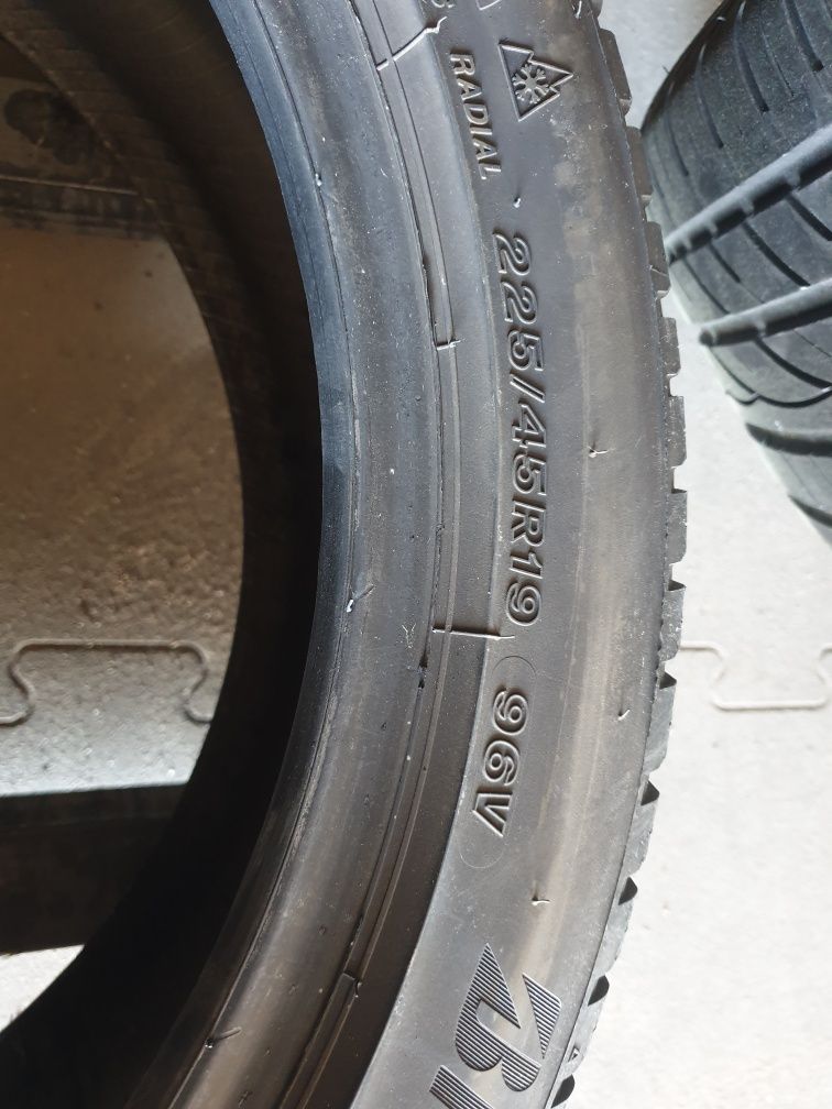 Opony 225/45R19 Bridgestone WeatherControl Całoroczne