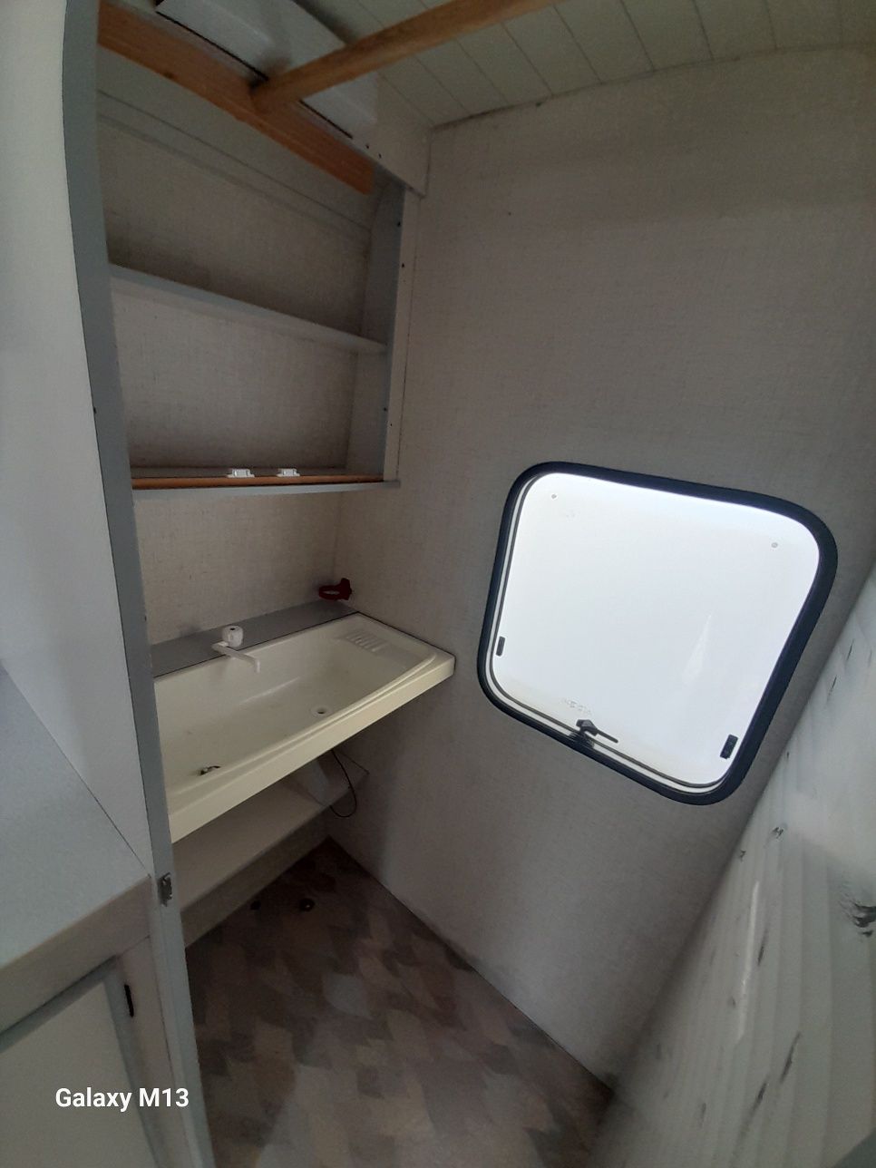 Przyczepa kempingowa Burstner DMC 900 kg czteroosobowa