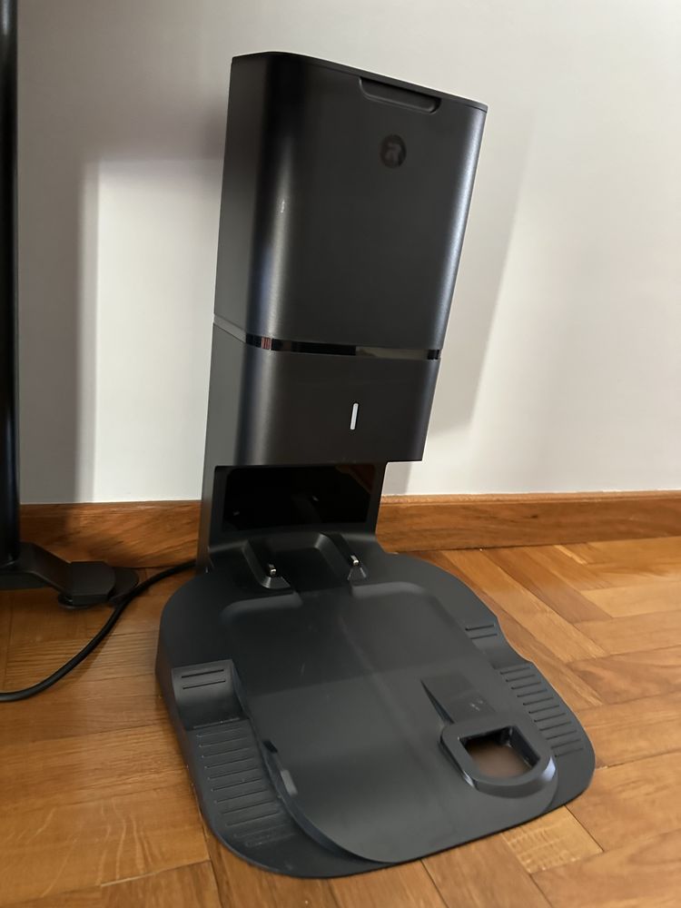 Roomba i7 com estação  de esvaziamento automático
