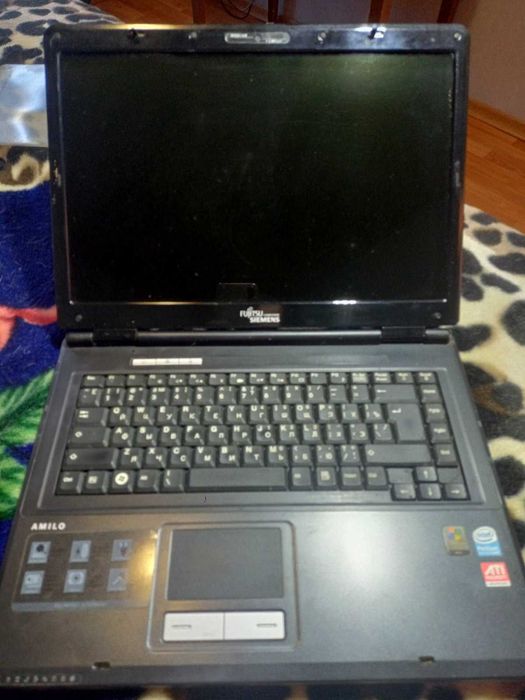 Продам ноутбук Сименс. Не рабочий