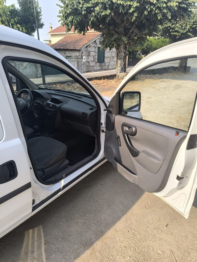 Vendo opel combo 1.3 cdti