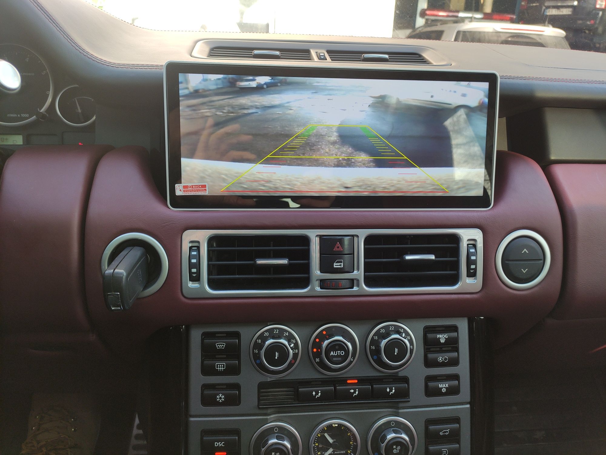 Штатная магнитола для Range Rover Evoque