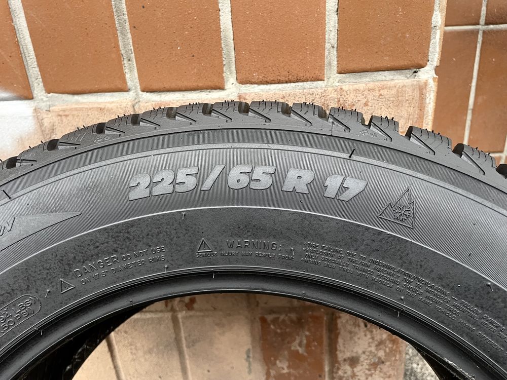 Зииа 4шт Michelin Latitude Alpin LA2 225/65 R17 106H