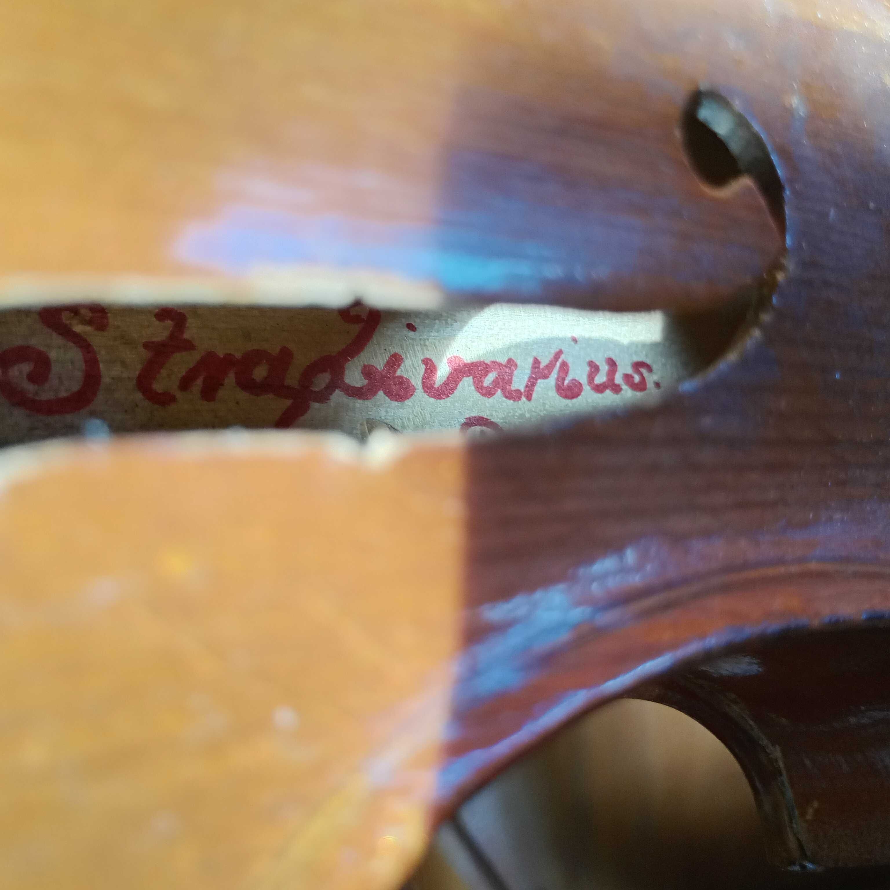 Skrzypce z futerałem oraz smyczkiem  Stradivarius 1803 r.