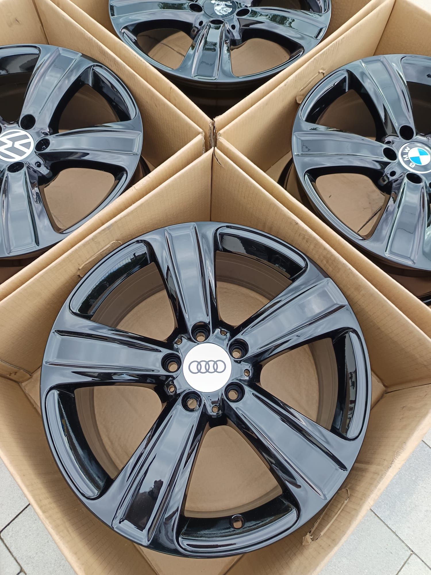 #M18C Alufelgi R18 5x112 ET38 Audi A4 A6 A7 A8 Q2 Q3 Q5 S3 S4 S5 S6