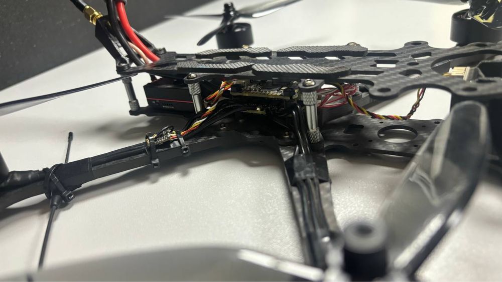 fpv дрон 7 дюймів аналог новий повністю готовий до польоту