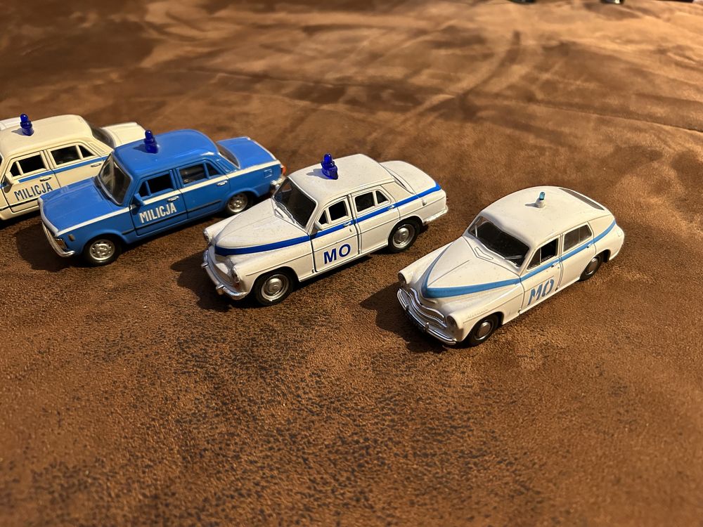 Kolekcja 82 szt. modeli samochodów policyjnych Auto Police