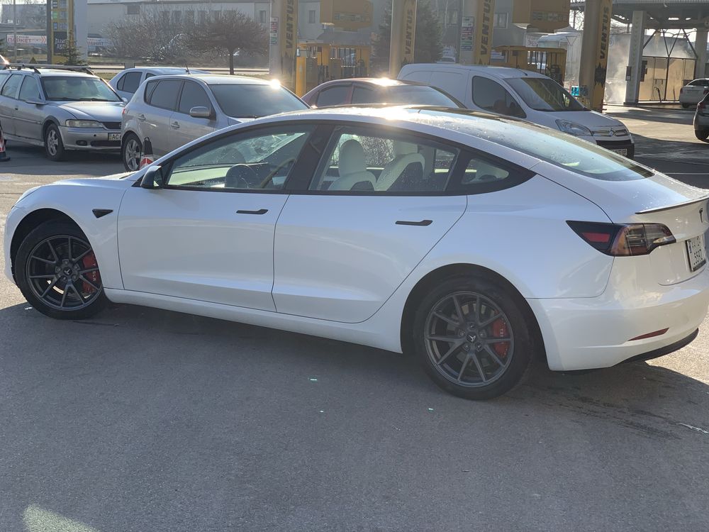 Тесла Tesla Model3 2022 DM LR 82