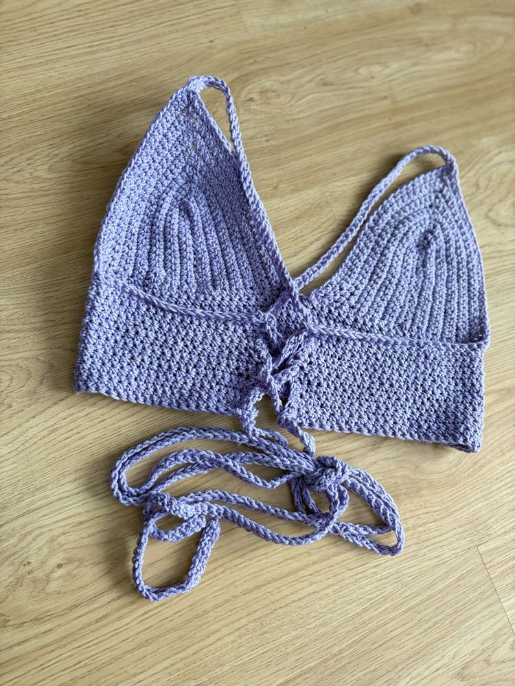 Fioletowy top crochet crop na szydełku szydełkowy pleciony na plażę