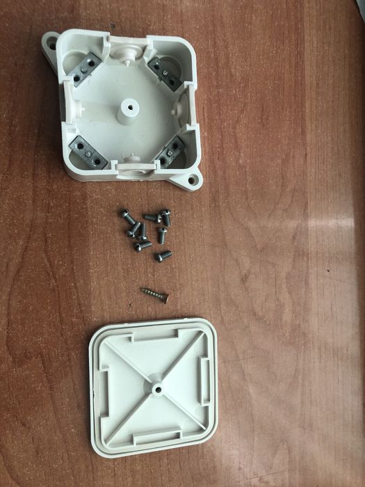 Коробка монтажная распределительная 80/80/35