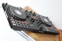 Numark MixTrack Platinum FX