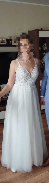 Elegancka suknia ślubna