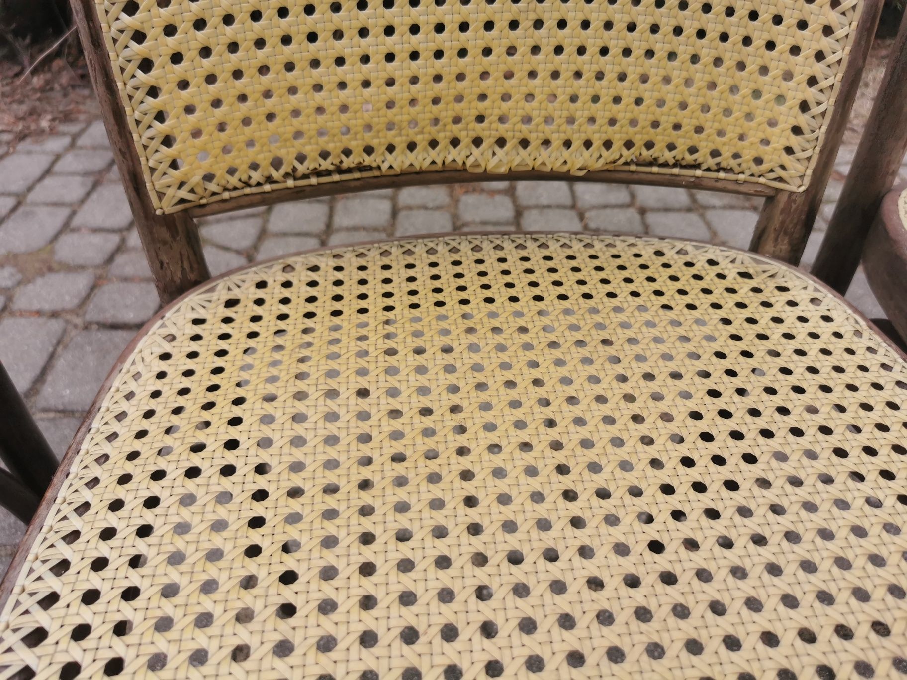 4 Krzesła typu Thonet, plecionka wiedeńska