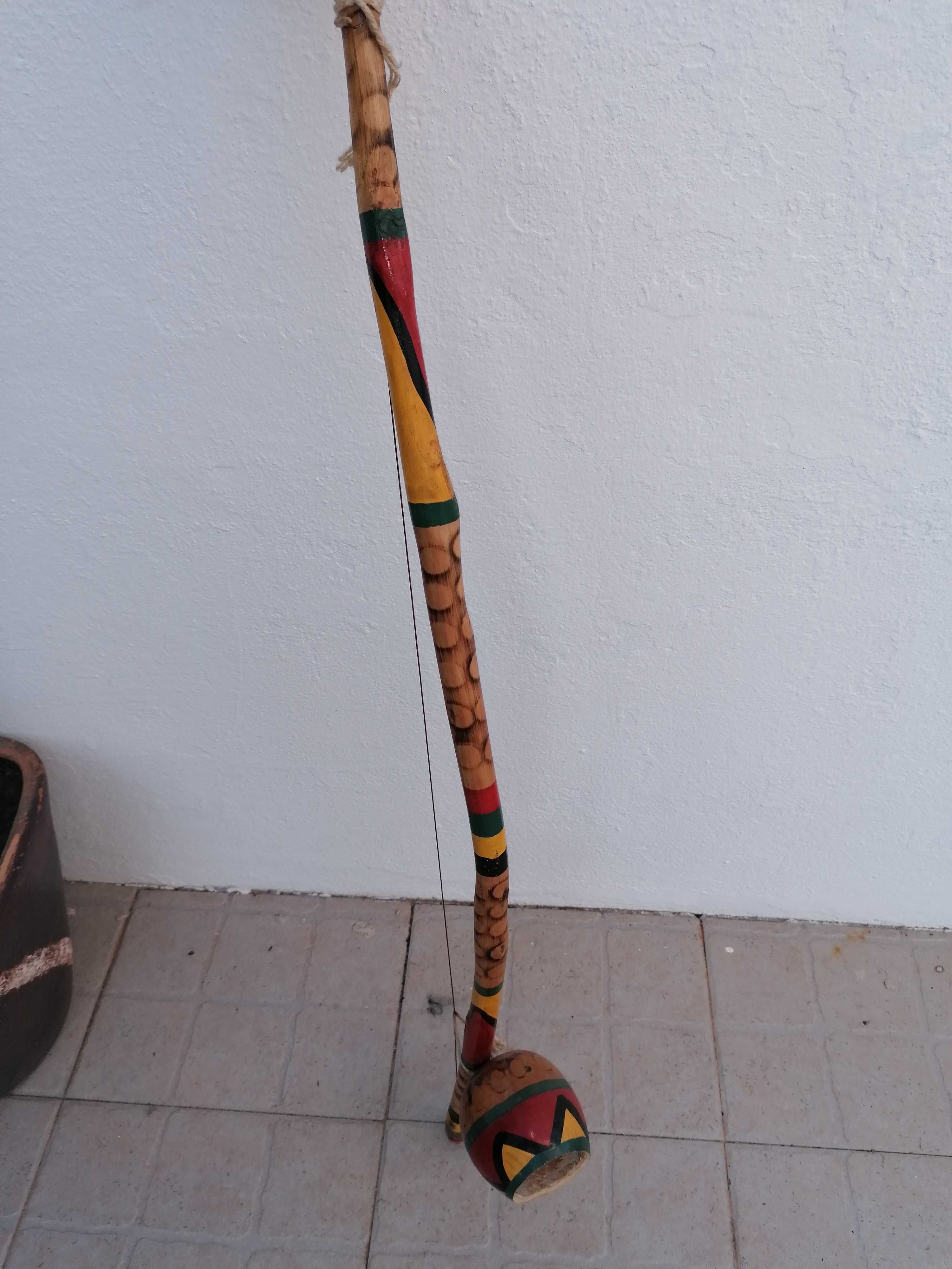 Vendo berimbau tradicional