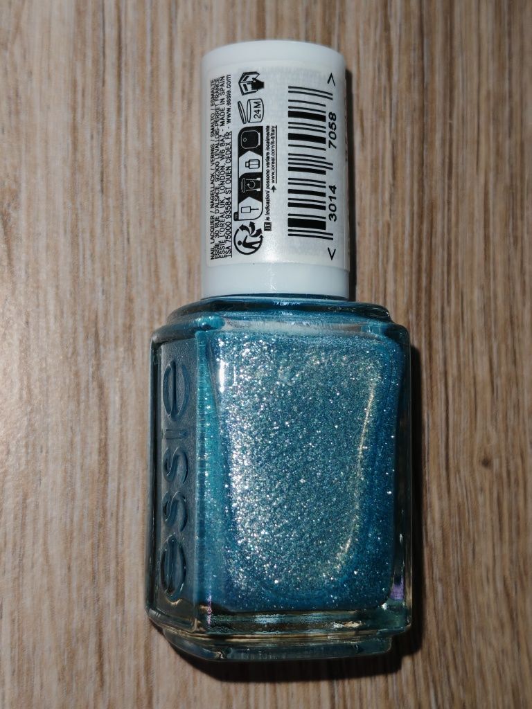 Nowy lakier Essie 941 Temperature Check