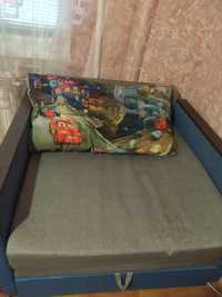 Дитячий диван з подушкою