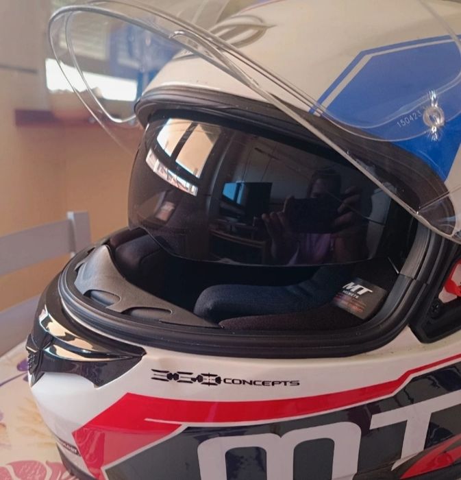 Capacete com dupla viseira  MT Helimets DOT superR