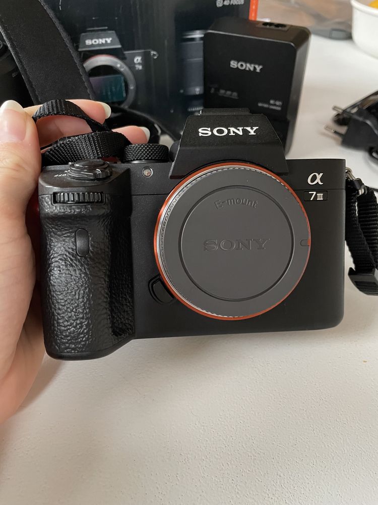 Zestaw Sony A7 III 3 body + obiektyw FE 3.5 - 5.6 28 - 70 pełna klatka