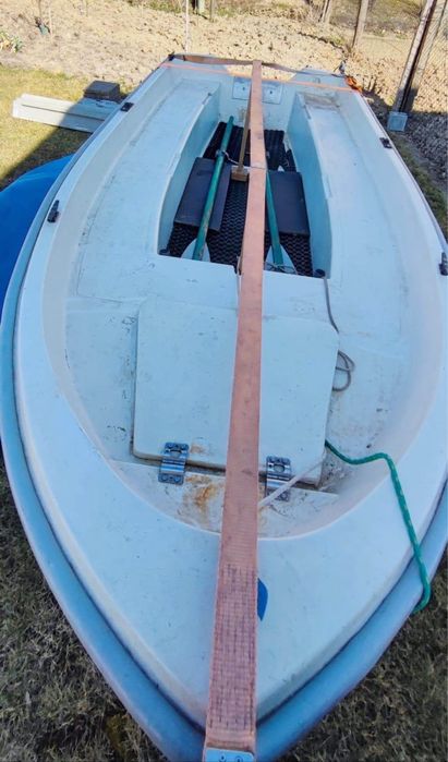 Łódka z przyczepką