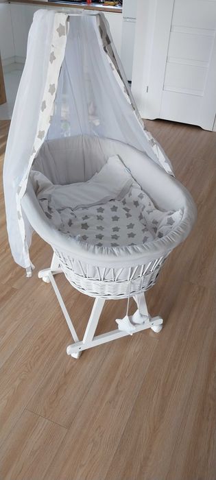 Wiklinowy kosz mojżesza