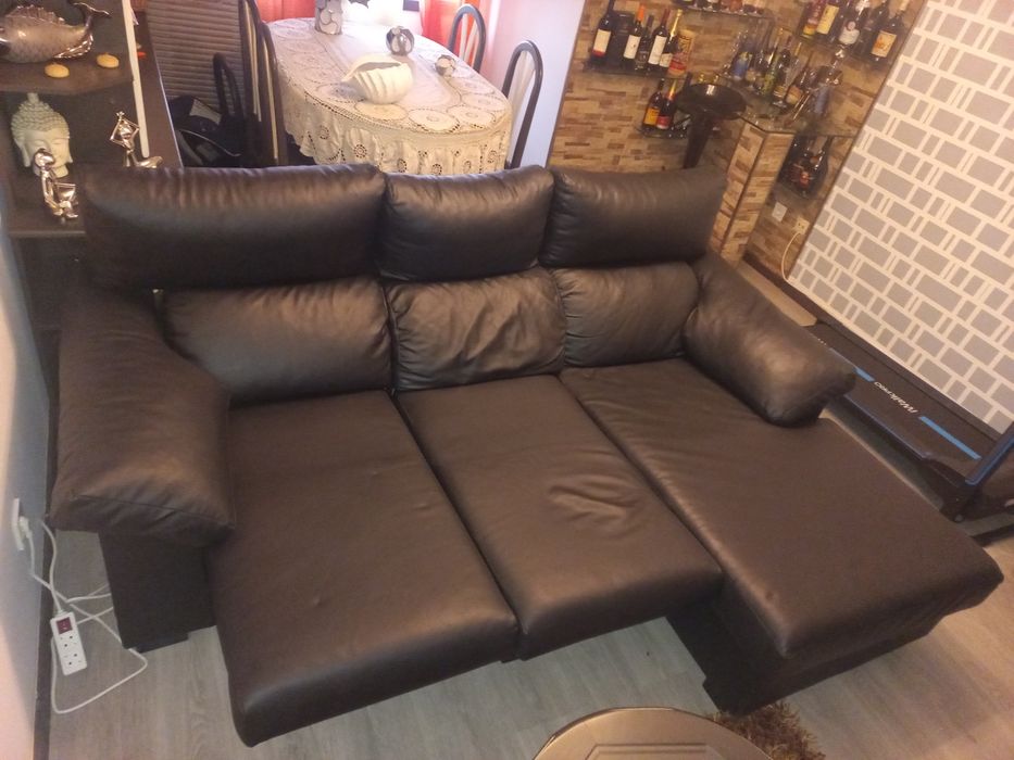 Sofa chaise longue em pele