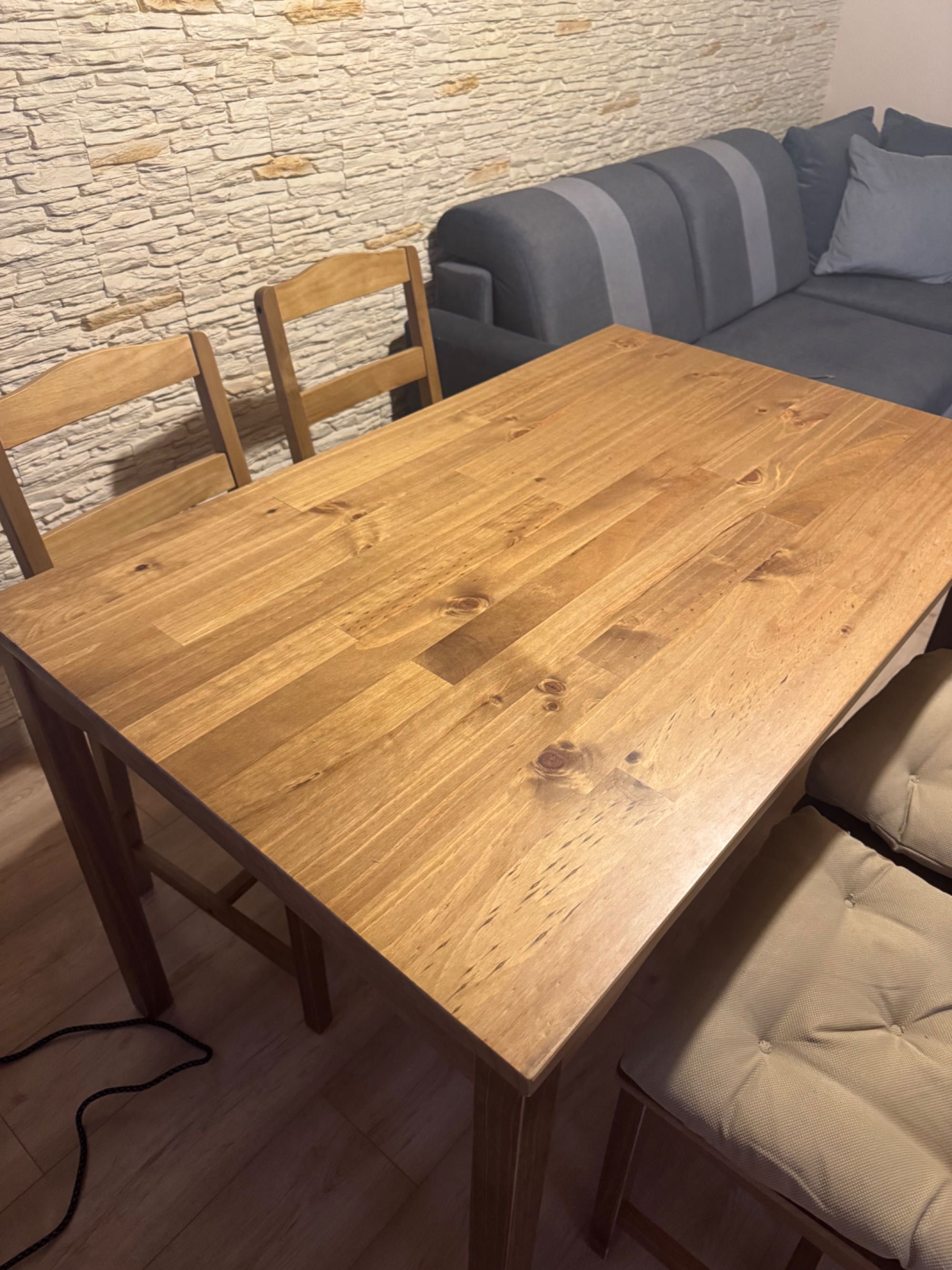 Stół Ikea + 4 krzesła