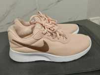 Кросівки Nike жіночі