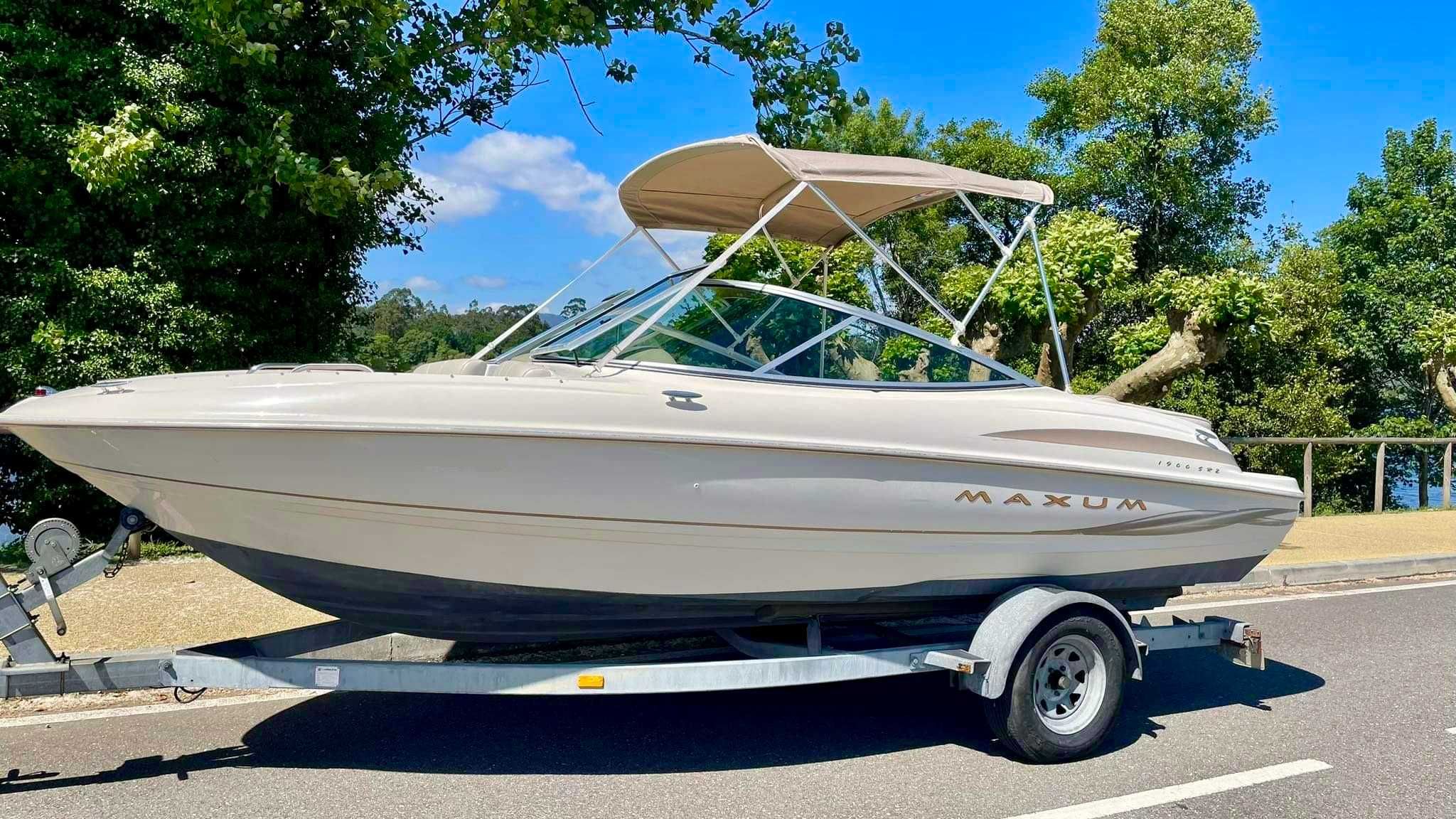 Barco de Recreio Maxum 1900 SR2 + Atrelado