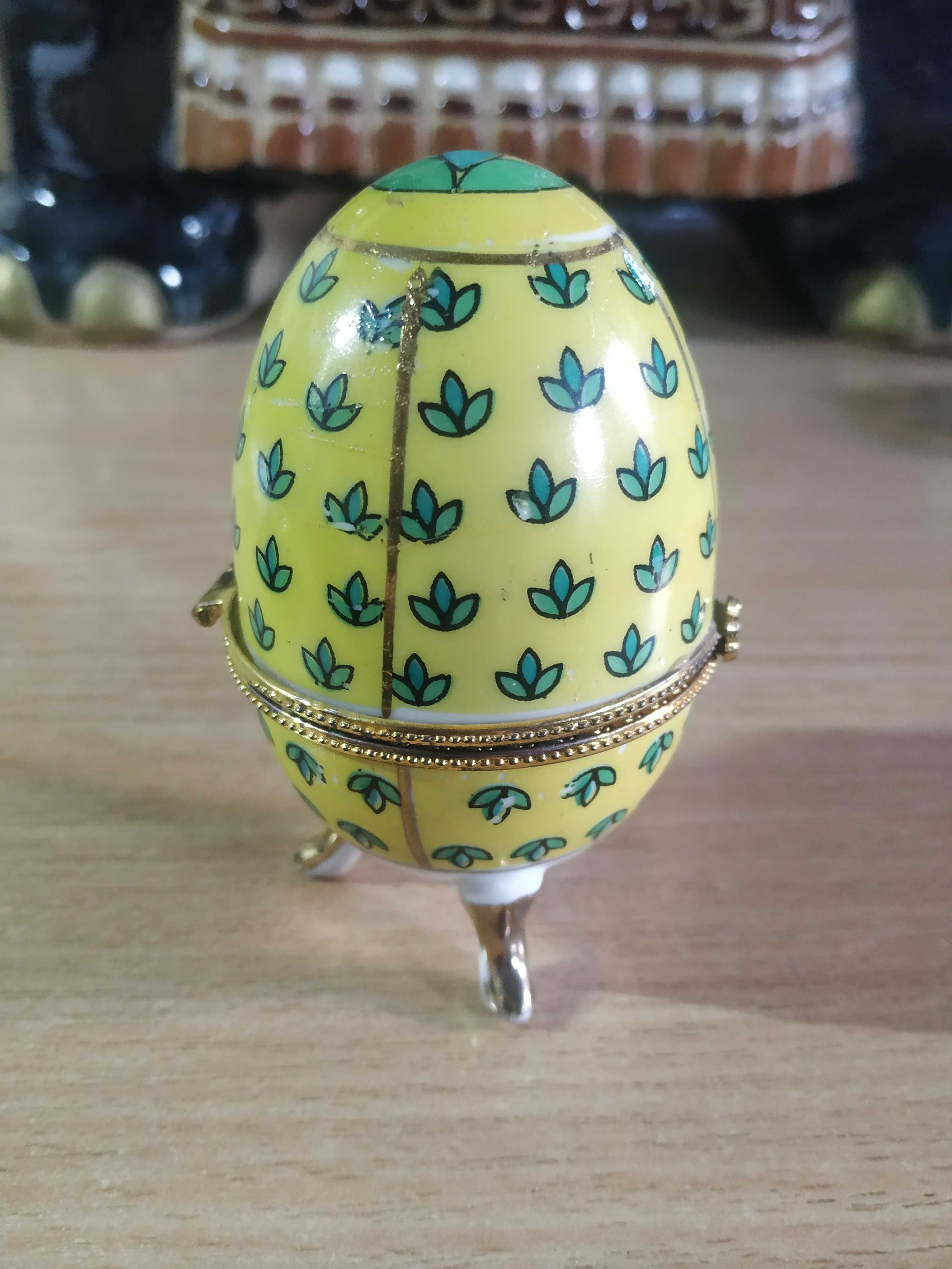 Скринька яйце. Порцеляна