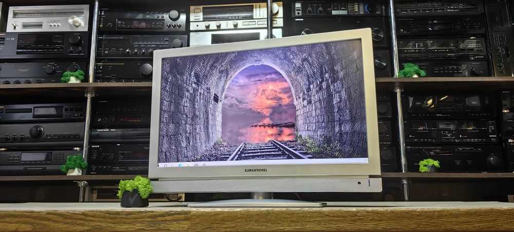 Телевізор Grundig 22 VLE