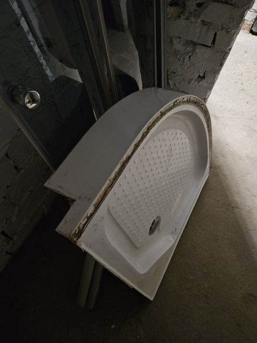 Kabina prysznicowa z brodzikiem i syfonem