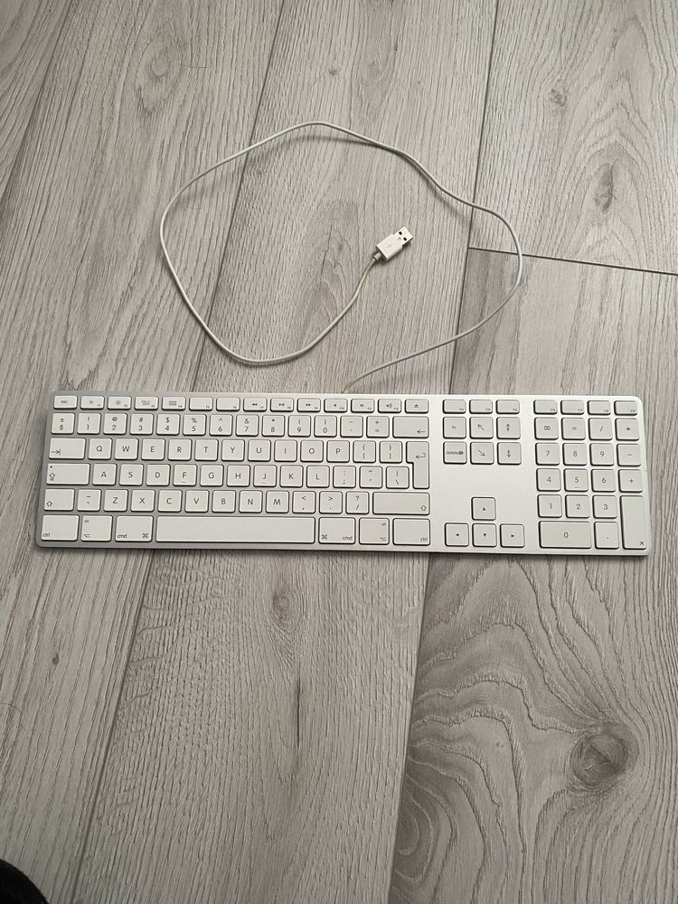 Apple Keyboard