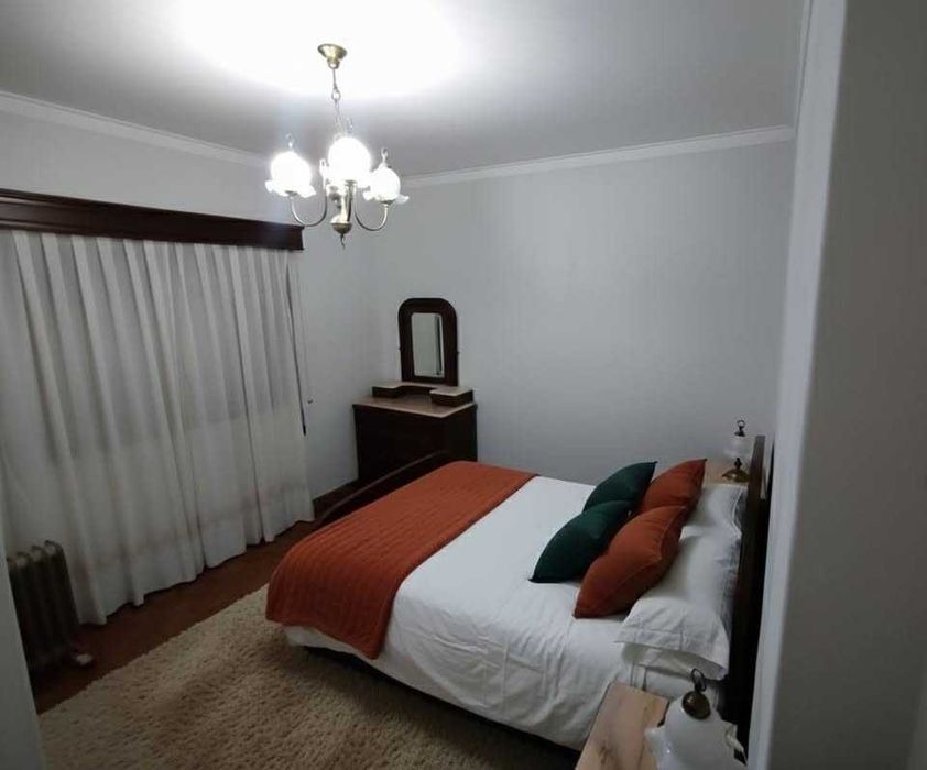 Andar de moradia, T3, mobilado e com TVs em Gandra, Valença