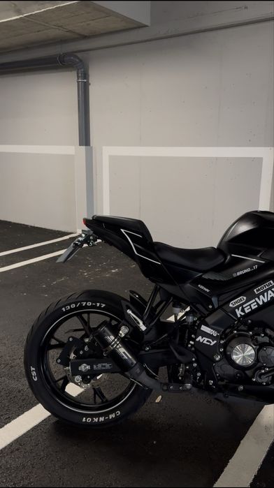 Keeway RKF 125 preta