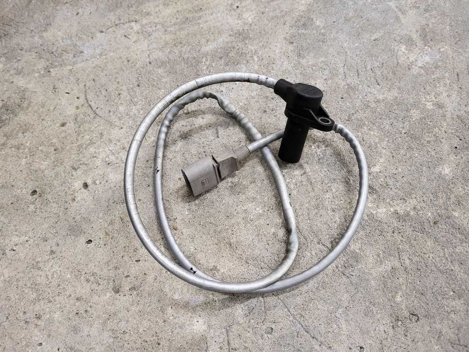 AUDI A8 D3 3,7  , 4,2  czujnik położenia wału .