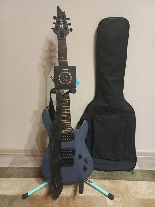 Продам электро гитару Cort x 100