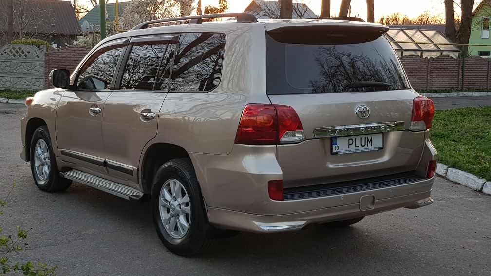 Toyota Land Cruiser 200 2008 рік