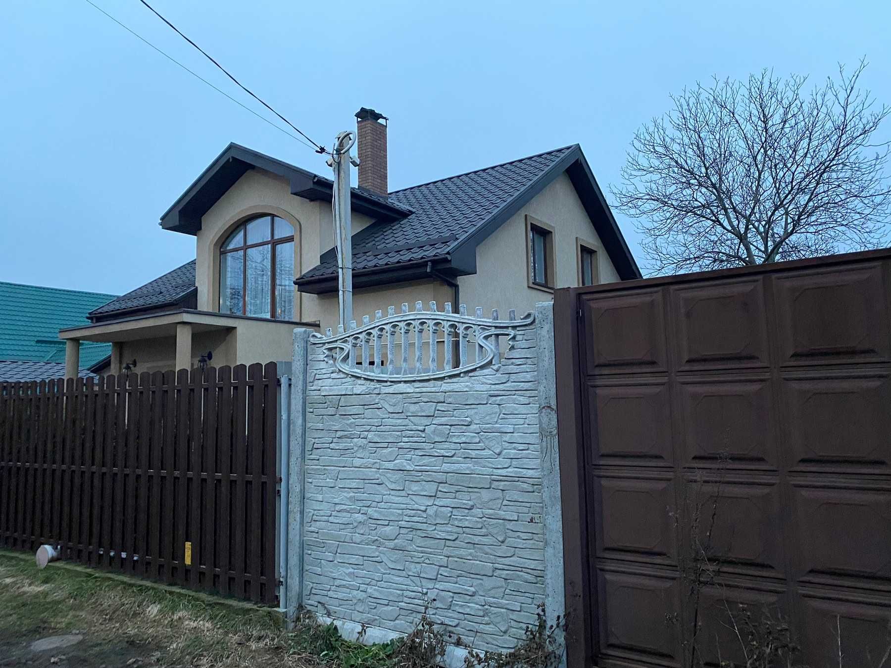 Продам чудовий будинок на Русановських садах у Києві
