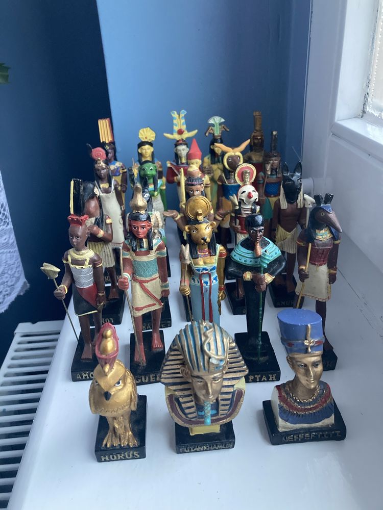 Figurki kolekcjonerskie starozytny Egipt 23 szt.