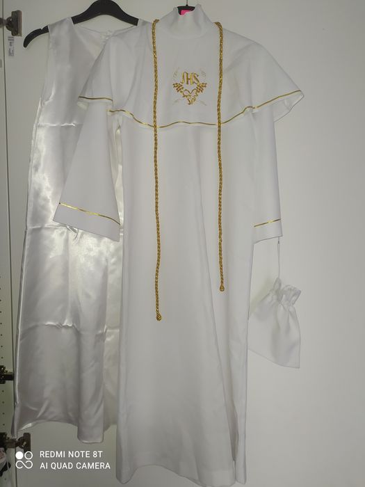 Szatka komunijna z saszetką paskiem oraz halką