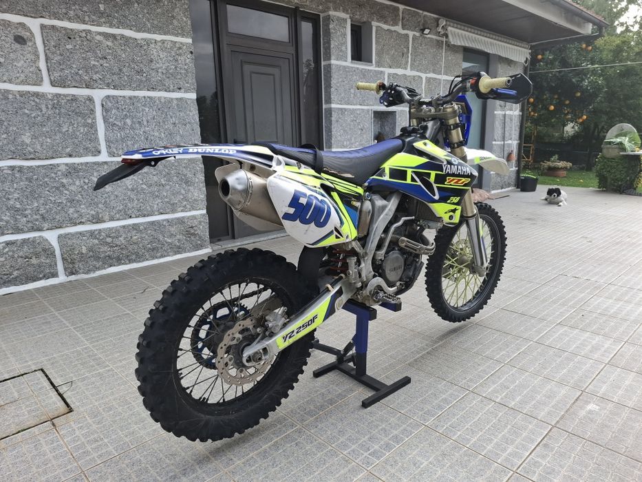 Yamaha yzf 250 matriculada